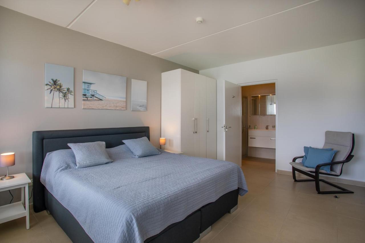 Blue Bay Beach Apartments Bagian luar foto