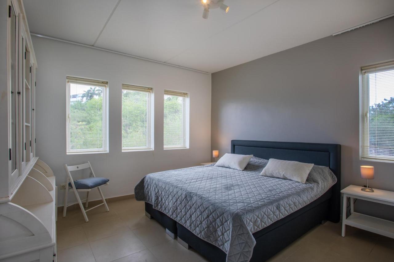 Blue Bay Beach Apartments Bagian luar foto