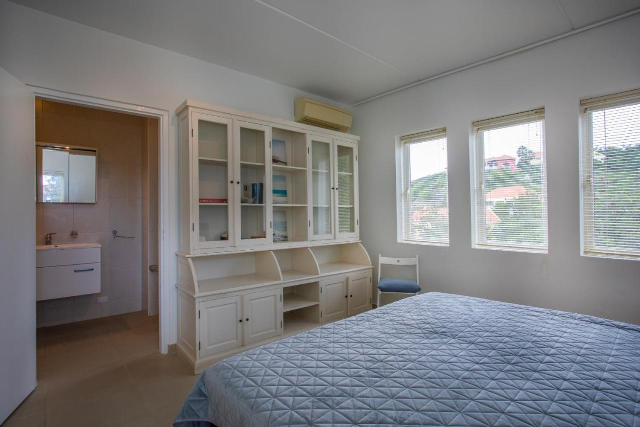 Blue Bay Beach Apartments Bagian luar foto