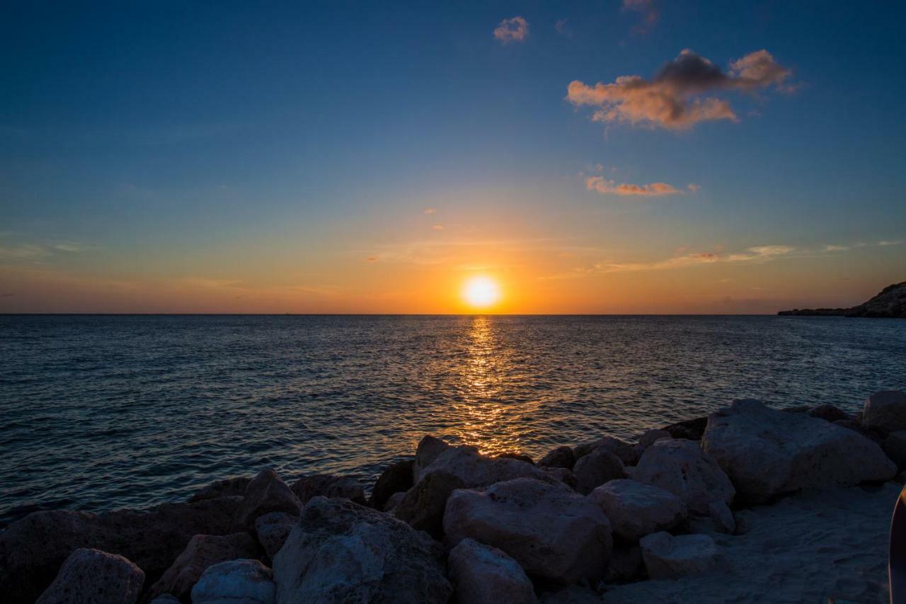 Blue Bay Beach Apartments Bagian luar foto