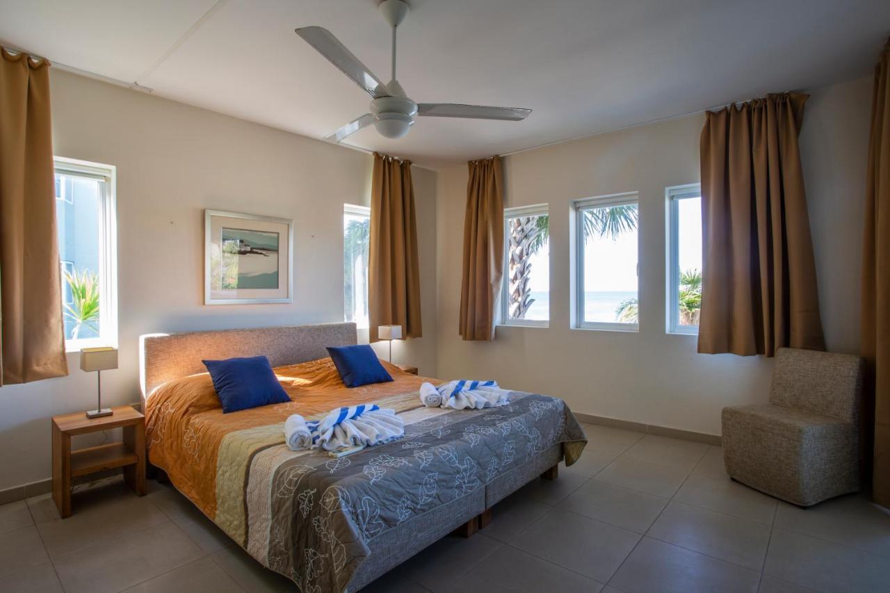 Blue Bay Beach Apartments Bagian luar foto